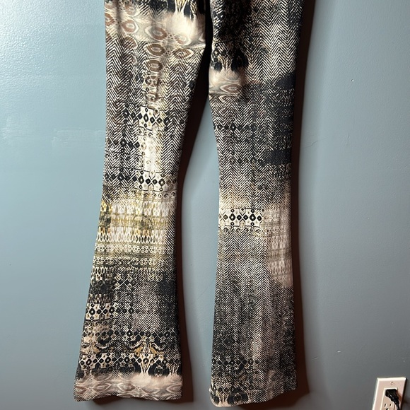 Trousers with Abstract Pattern - Picture 7 of 10